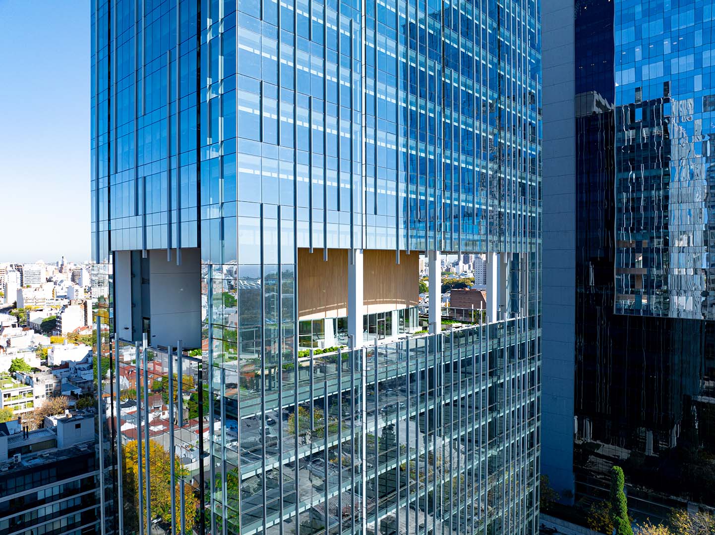 La empresa detrás de las torres Le Parc sale a la Bolsa porteña en busca de fondos para comprar tierras